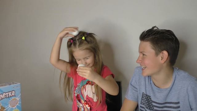 Веселое видео! Игра дома .ЯИЧНАЯ РУЛЕТКА/ Egg roulette!