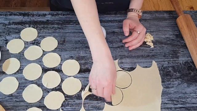 Чебупели с мясом. Сочные и вкусные.  Семья в восторге.