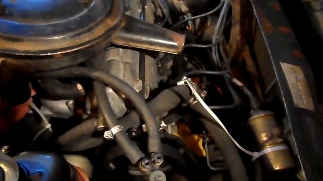 Стук поршневого пальца в бобышках поршня