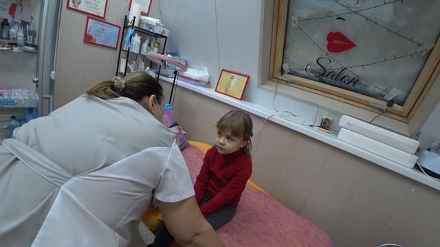 ПРОКОЛОЛА УШКИ !!!/Прокалывание ушей детям/МОИ ПЕРВЫЕ СЕРЕЖКИ