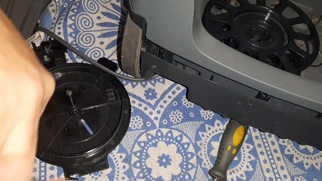 Как установить  пружину, в кассету смотки шнура, пылесоса.