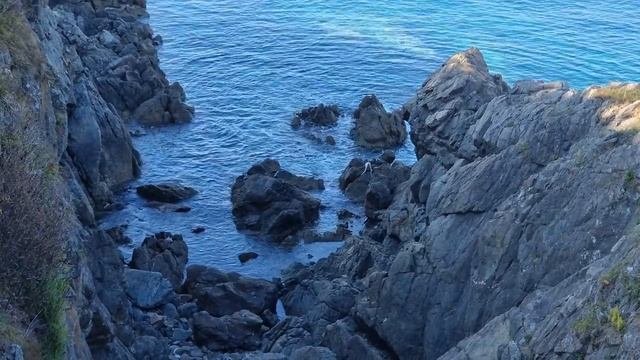 Острые скалы, янтарное море, красивая природа рядом с Ливадией. отдых в Приморье  #блогВладивосток