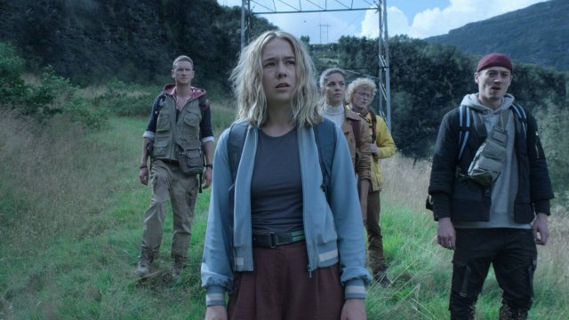 Сериал Дождь — 3 сезон 6 серия / The Rain