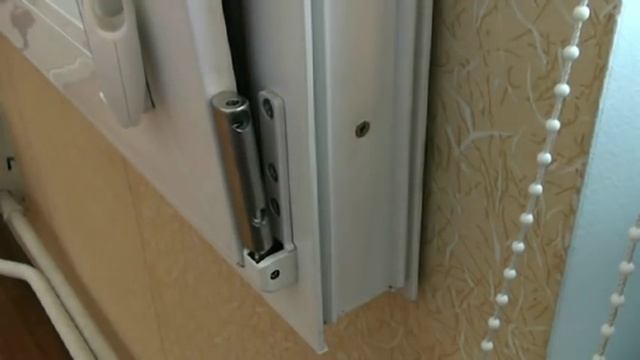 Регулировка нижней петли пластикового окна или балконной двери. Регулировка окон ПВХ своими руками.