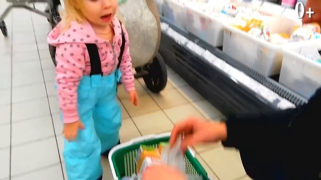 НАКОРМИТЬ БРАТЬЕВ БРОС ШОУ. СОФИЯ КАК МАМА В ГИПЕРМАРКЕТЕ. ПОКУПАЕТ ВСЕ сама. СОФУНЬЯ ШАЛУНЬЯ 0+