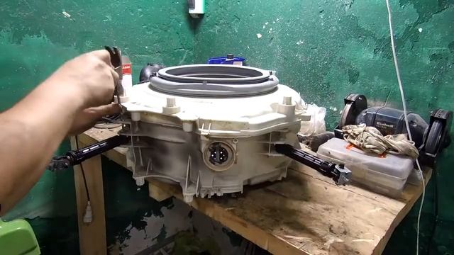 Замена подшипников на стиральной машине Indesit ч 1