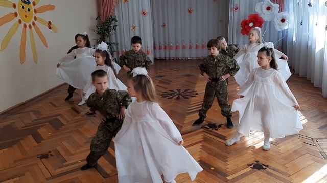 танец к 9 мая "Журавли"