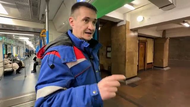 Ночная смена с девушкой машинистом метро!