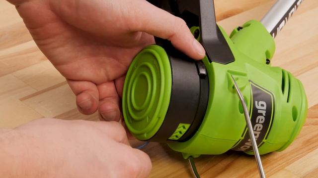Operating your Greenworks Telescoping String Trimmer
