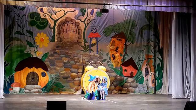 Спектакль «Вверх и... Выше!» 
по мотивам сказки Н.Носова «Приключения Незнайки и его друзей"