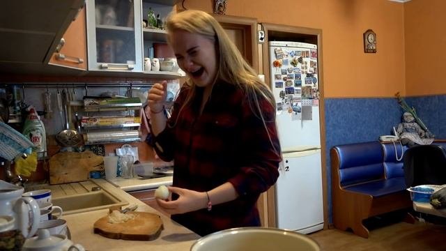 Я СЛУЧАЙНО ПОРЕЗАЛА РУКУ! ЛЮТЫЙ ПРАНК! ИСПУГАЛА БРАТА! ЛЮТЫЕ ПРИКОЛЫ НАД БРАТОМ БпС