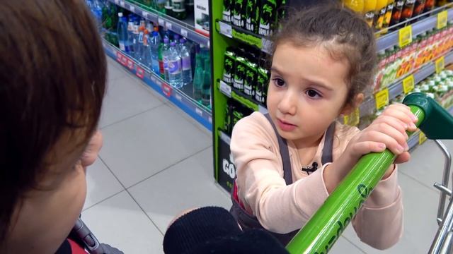 Камиль ПЕРЕПУТАЛ Покупки! Что нас ЖДЕТ на УЖИН? Видео для детей kids children