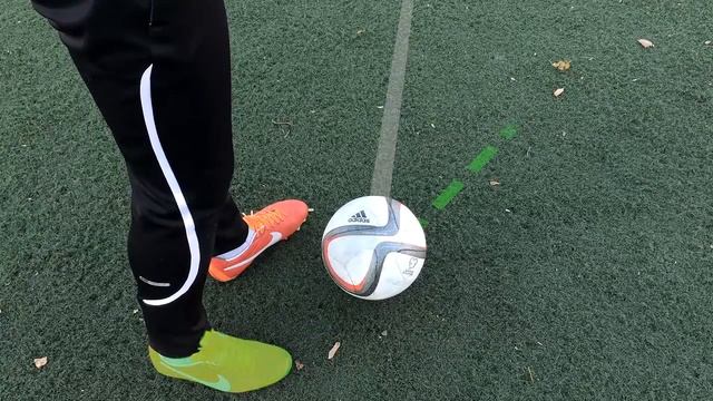 Обучение крученому удару | Curve tutorial. Bend it like Beckham. От Живого Футбола