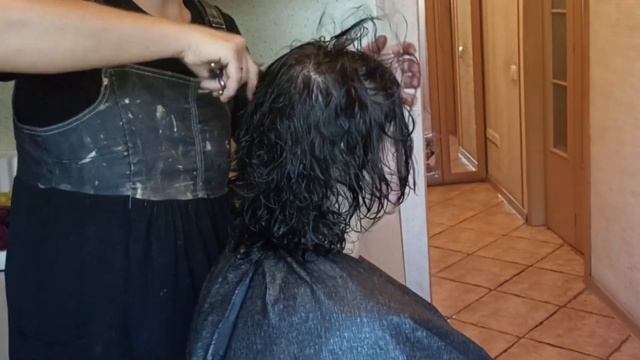 КАСКАД НА КУДРЯВЫЕ ВОЛОСЫ