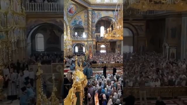 ДО МУРАШЕК! Верую в Почаевской Лавре - поет 5000 людей в храме