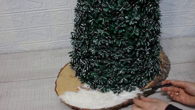 ? НОВОГОДНИЕ ПОДЕЛКИ из природных материалов. Елка из шишек своими руками. Новогодний декор.