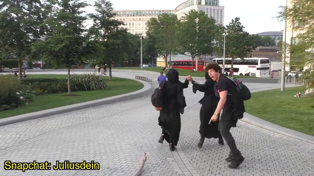 Розыгрыш со змеей