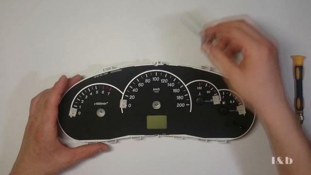 Разбираем щиток приборов Lada Priora (VDO)