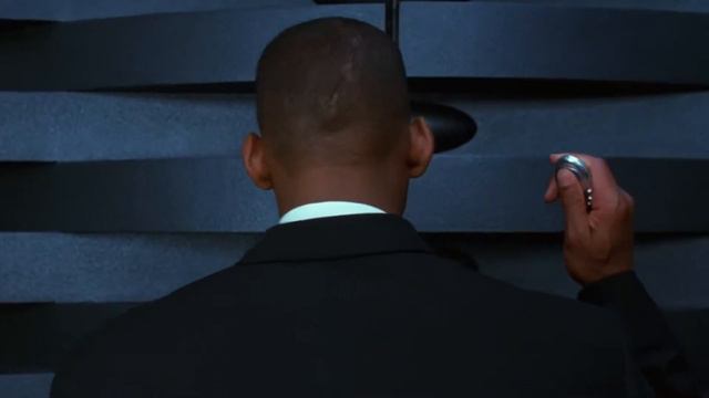 «Люди в черном 2»
