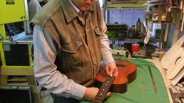 Регулировка гитары с грифом на винте