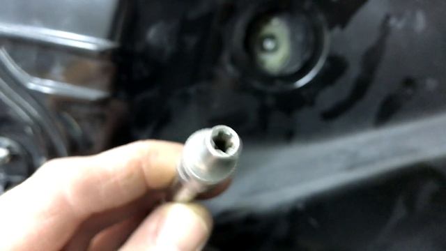 Замена тросика ручки и замка двери VW Passat B7 | Как снять обшивку двери