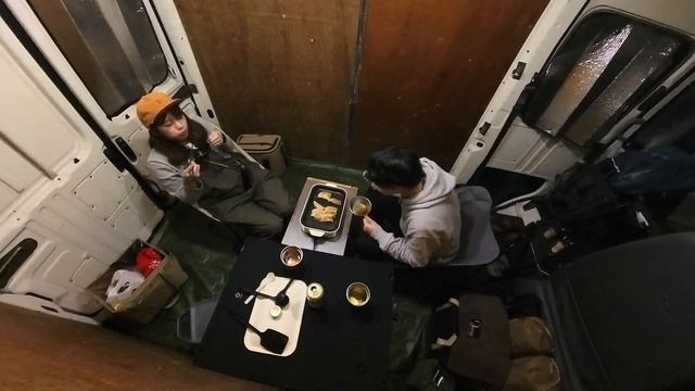 【車中泊】空っぽの宅配バンの荷室で、初めての車中泊。