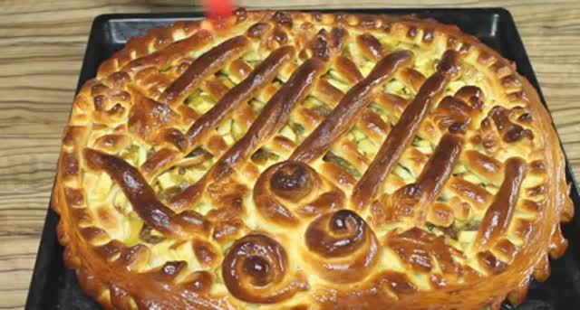 Дрожжевой пирог с яблоками в духовке. Домашняя выпечка к чаю. Рецепт сдобного теста.