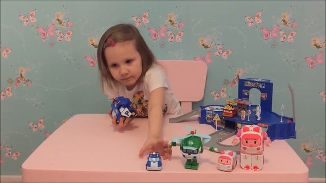 Открываем игрушки трансформеры Поли Робокар
