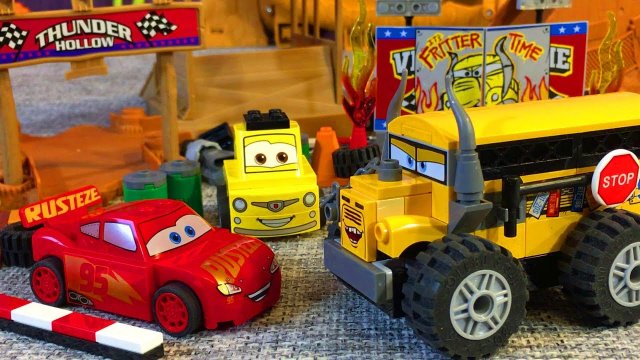 Тачки Молния Маквин Мисс Крошка Мультики про Машинки Лего Cars Lightning McQueen Lego