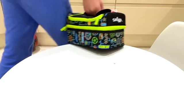 Макс и Катя собираются в школу