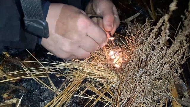 Разведение ОГНЯ с помощью ОГНИВО. Как пользоваться огнивой?