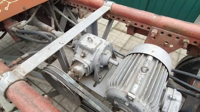 Мощный самодельный генератор из асинхронного электродвигателя .