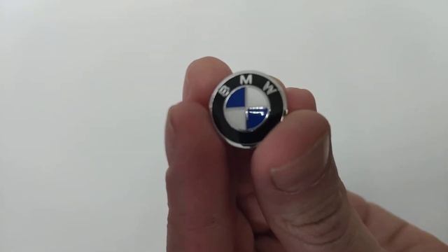 Эмблема универсальная с логотипом BMW