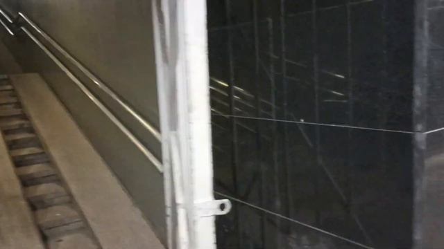 Обновленная станция метро Варшавская. Переход к платформе Варшавская и ТЦ Варшавский