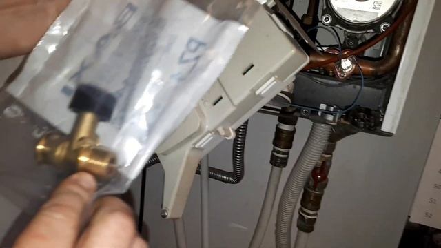 Замена крана подпитки газового котла Baxi Main Four 24