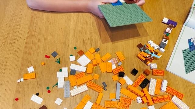 Новинки ЛЕГО: Лего Майнкрафт Лисья хижина. Распаковка и сборка Лего Майнкрафт 21178 с Nick Craft