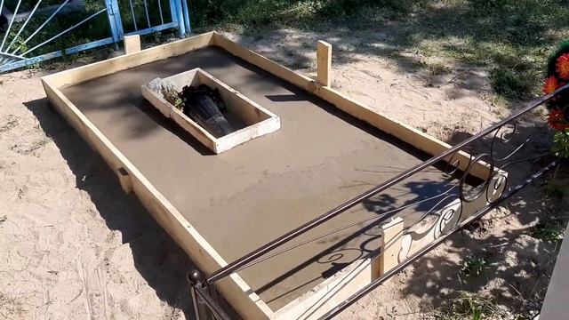 как сделать фундамент под памятник