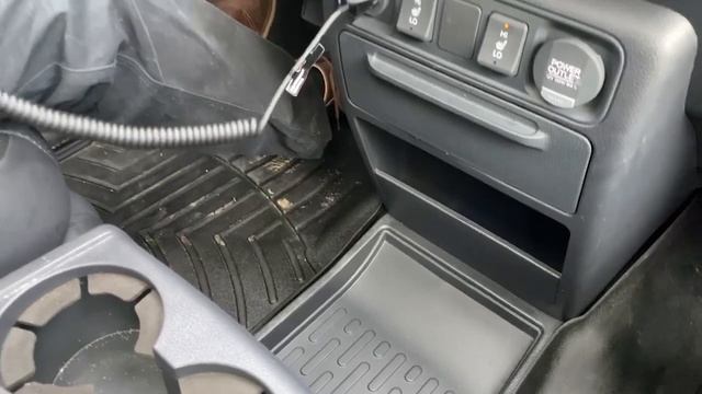 2013 Honda Ridgeline (Хонда Риджлайн) 1-го поколения - удобный пикап для активного образа жизни