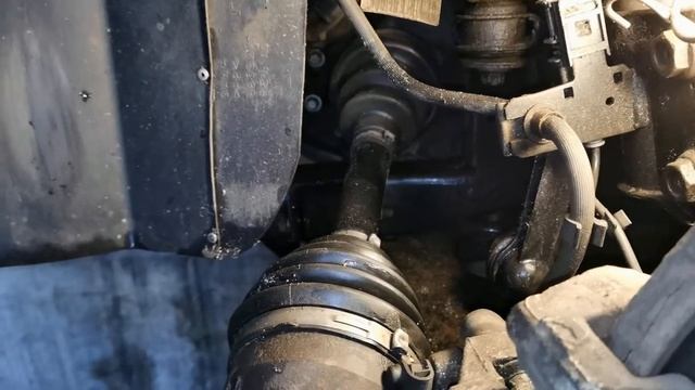 Замена пыльника внутреннего левого ШРУС на Опель Зафира В