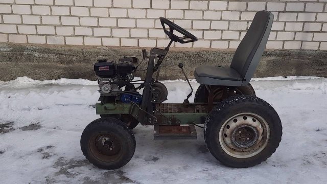 МИНИТРАКТОР с реверсом. Первый выезд.