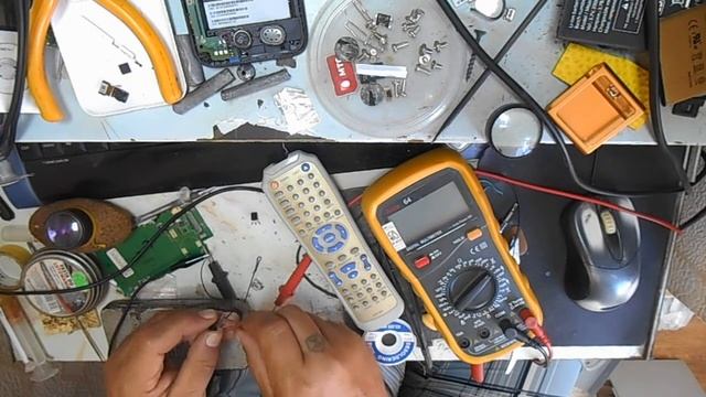 ремонт электроники , как проверить ИК приемник мультиметром...