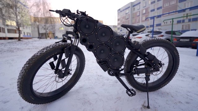 ВЕЛОЗВУК: пацан в 16 лет собрал топовый байк - автозвук в велосипед!