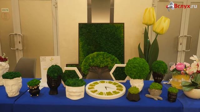 Тюменская мастерица создает картины из мха