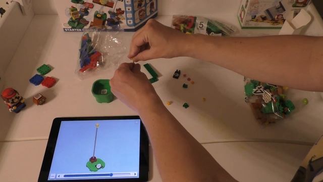 Собираем стартовый набор Lego Mario