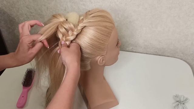 Быстрая причёска. Высокий пучок.