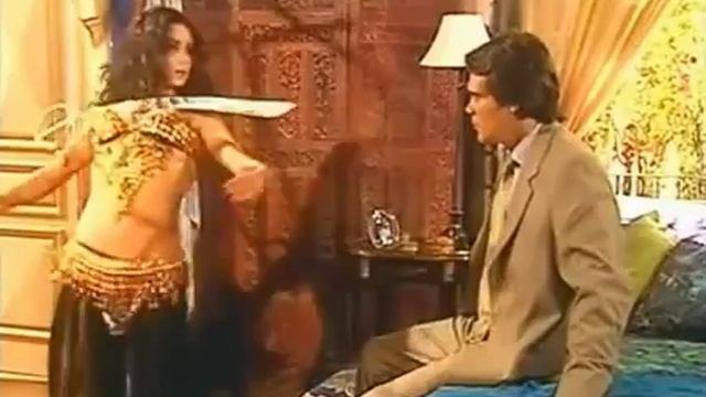 Красивый танец Жади с кинжалом