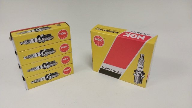 Контрафакт свечи зажигания NGK LZKR6B10E (1578) 1885510060 Solaris/Creta/Elantra/Rio/Ceed/Verna/Soul