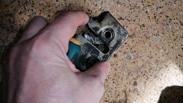 Заклинило раздвижную дверь на газ соболь - газель.