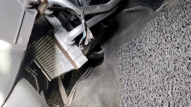 поменять печку от спарка первого поколения не снимая торпедку