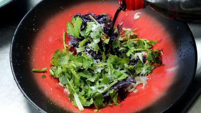 爷爷拔牙吃不了硬，会成和老妈包馄饨，热乎乎一大锅，喝汤吃过瘾【会成一家】